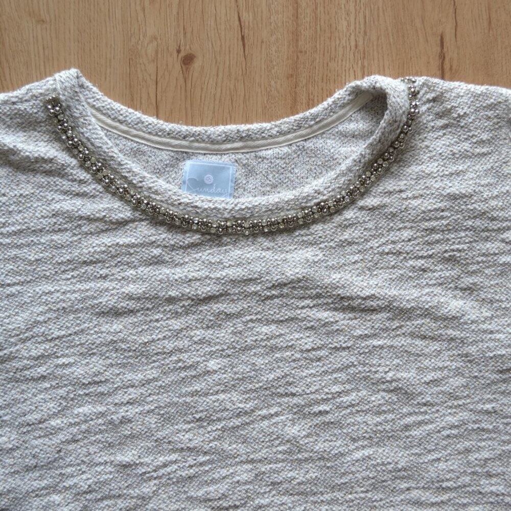 Sunday Sweater Size Large - Picture 2 of 4